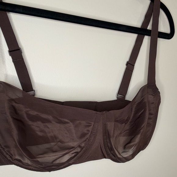 SKIMS Brown Structured Cup Bra Intimates - Picture 2 of 2
